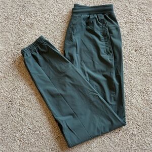 Men's Medium Lululemon Pace Breaker Joggers, Willow Leaf Color, like new